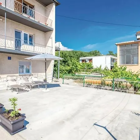 Laura Apartmán